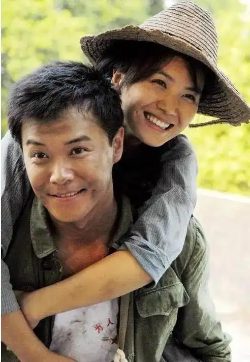 沈佳妮并没谈过多少段恋爱.