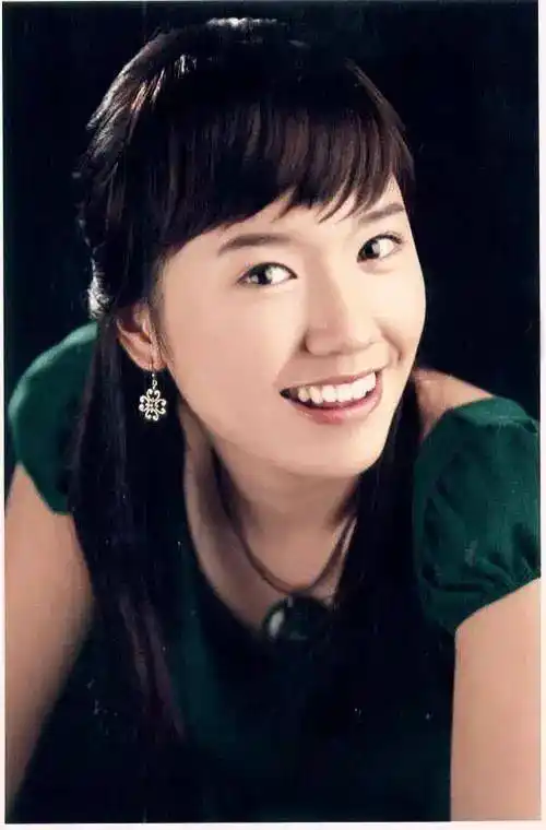 《蓝色生死恋》中的小童星 一个已经去世 差点被截肢的她现在这样