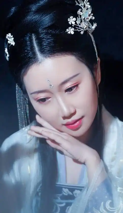 顶级颜值的古风女歌手,唱歌超好听,你认识几位?_代表作_少司命_感觉