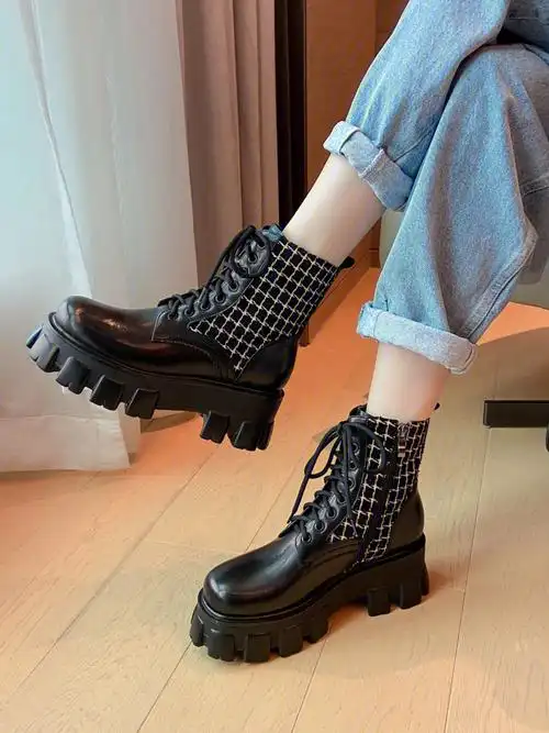 高颜值酷帅穿搭小个子女生显腿长厚底短靴