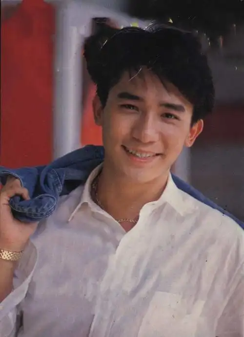 陈道明21岁,张国立21岁,梁朝伟21岁……各有各的帅气!