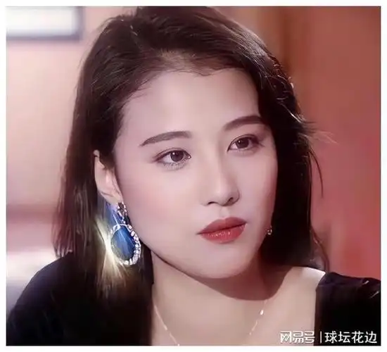 看了周海媚的旧照才明白黎明吕良伟为啥前仆后继千娇百媚