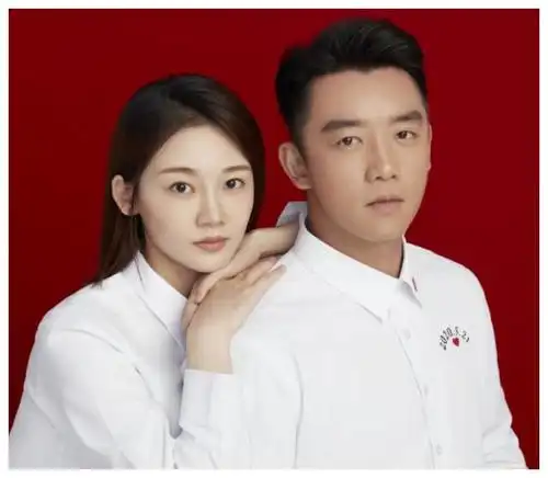 郑恺婚后晒照,老婆视角搞怪耍帅,成功瘦成之前男神形象