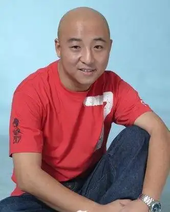 摇滚叛徒周晓鸥当红时退出歌坛出道至今为何不停被骂