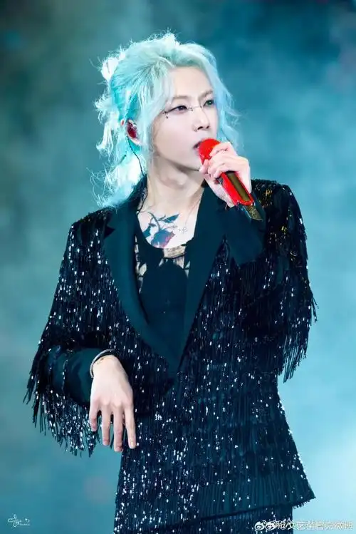 华晨宇舞美升级渲染图中式色彩