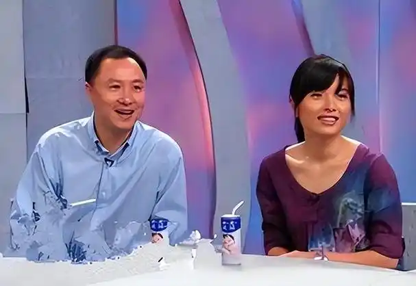 不拍戏就没踪迹,48岁的靳东,已经走上了男演员的另一