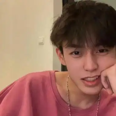 看起来很气质意境唯美帅气男生头像真人帅哥照片