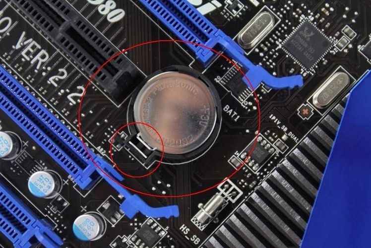 电脑上的纽扣电池有什么用?多久需要更换?