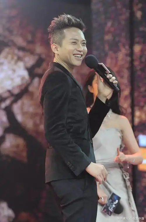 邓超:从叛逆少年,话剧演员到荧幕男神的跨界之路