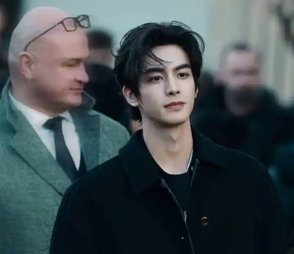 出道八年只演过一次配角,宋威龙资源这么好,为什么要解约?