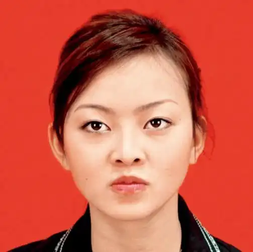 31岁张利华五官重组向蛇精系列进发!