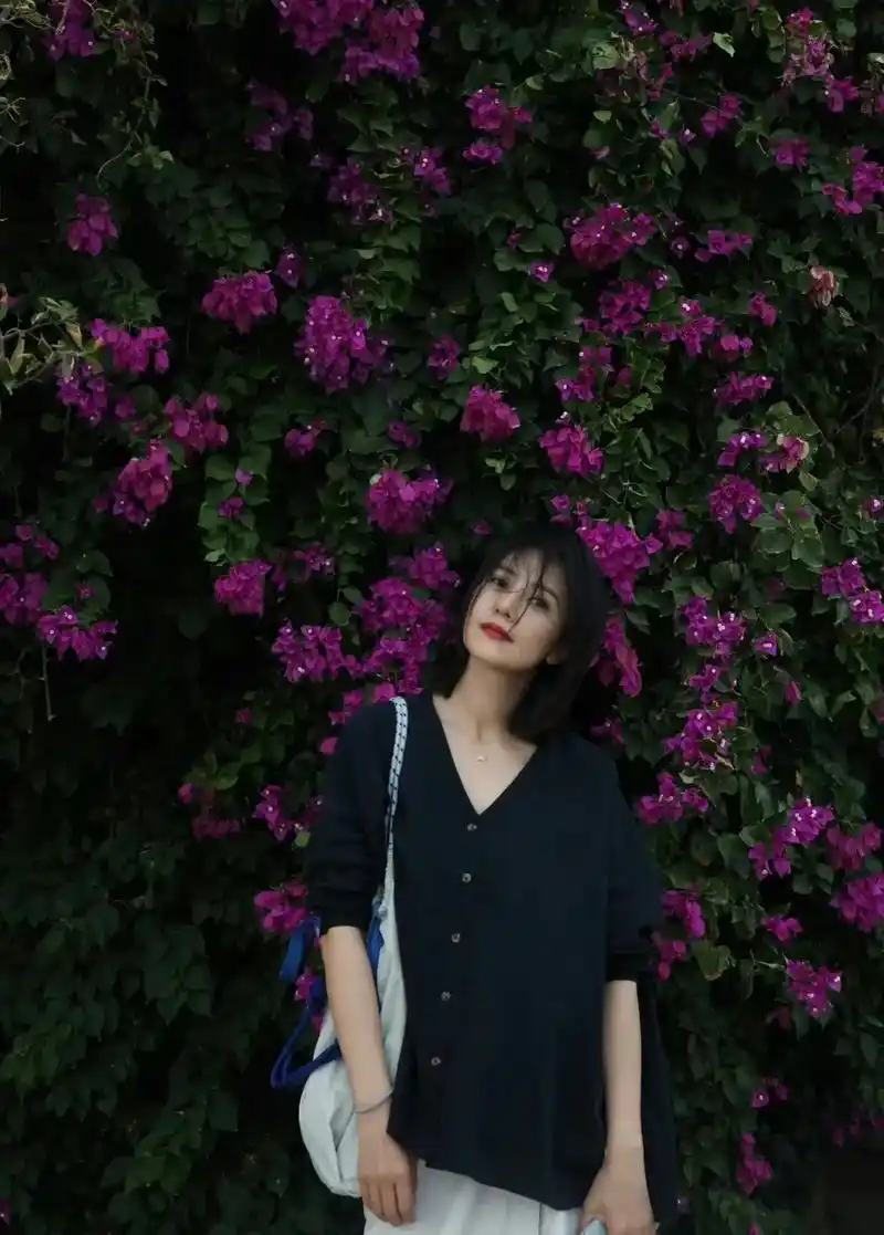 日常松弛感拍照法则,秋日氛围感这一块还得看高圆圆#高圆圆 # - 抖音