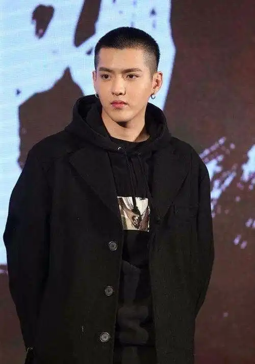 彭于晏吴亦凡谢霆锋平头明星男帅照大全