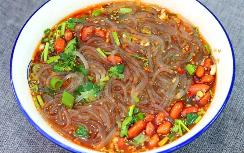 自制酸辣粉,成本不到3元钱,酸辣过瘾真解馋,一周吃5次都不腻