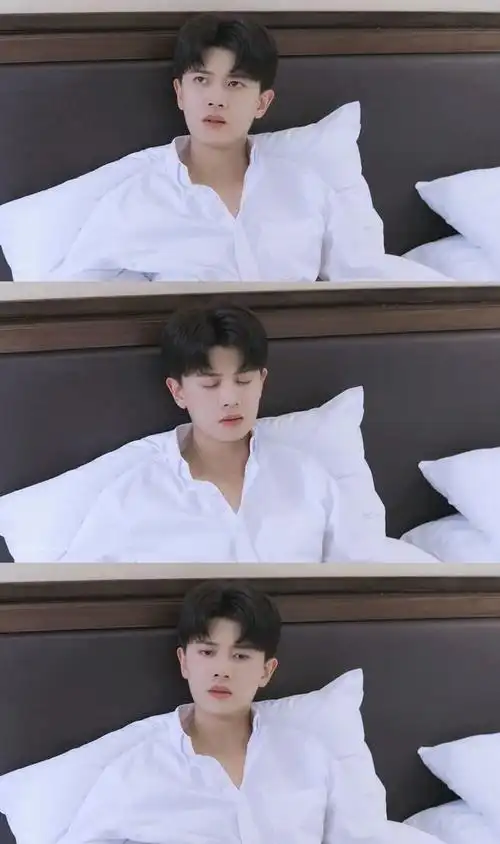 检验帅哥的标准有一种叫做任嘉伦的白衬衫