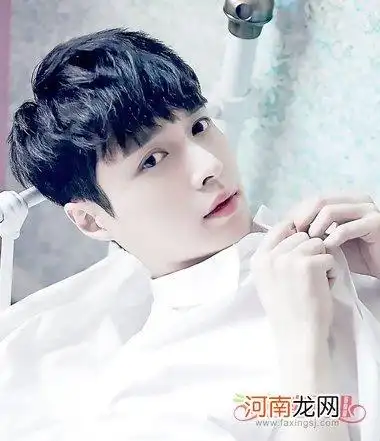 男生蘑菇头两边铲掉 18岁讨人喜欢男生蘑菇头照片 _男生蘑菇头发型