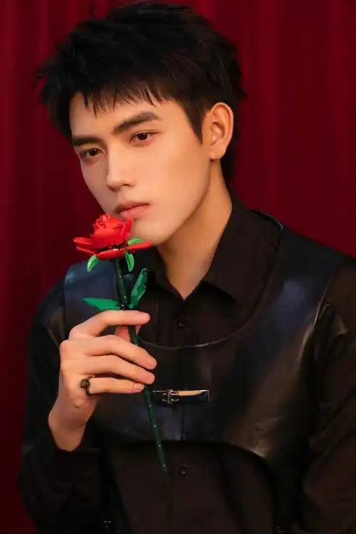 男明星们造型盘点展现多元化时尚风格你心中最时髦的男星是