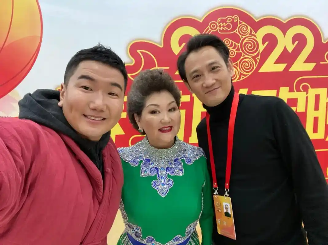 时间过的太快了,吉祥一家唱的这首歌太经典了,这是布仁巴雅尔哥 - 抖