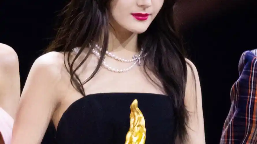 热巴 橙光素材 拿图点赞 - 堆糖,美图壁纸兴趣社区