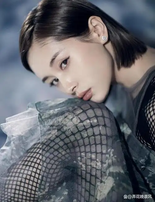 在《怦然再心动》节目录制结束后,王子文与吴永恩正式确立了恋爱关系.