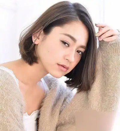 空气烫发型图片,时尚女生短发发型(15款充满空气感的日式烫发发型)