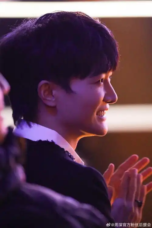 周深腾讯音乐榜最佳表现歌手##周深年度男歌手