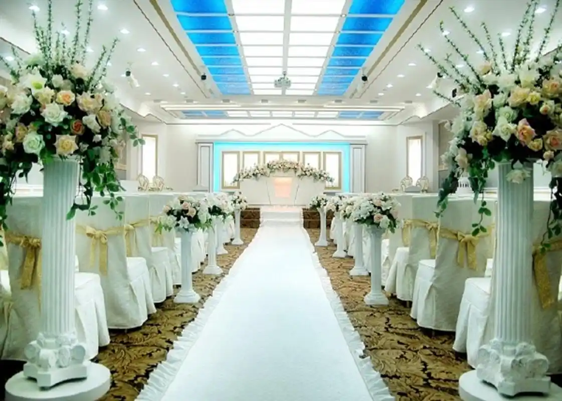 儿子结婚,婆婆送豪车给儿媳作为奖励,但儿媳却拒绝