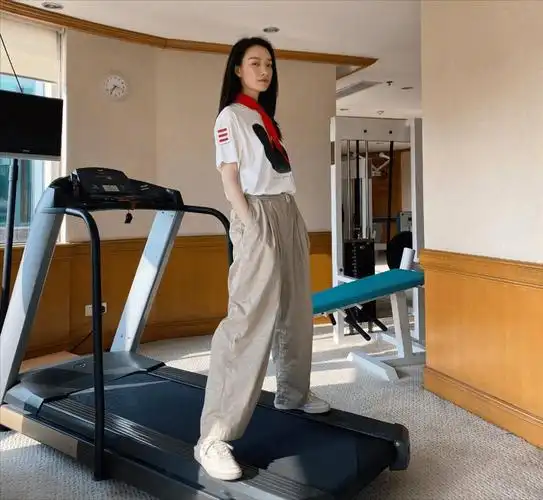 35岁倪妮晒出"家居生活":高级脸配高级房,无一丝俗气,太仙了