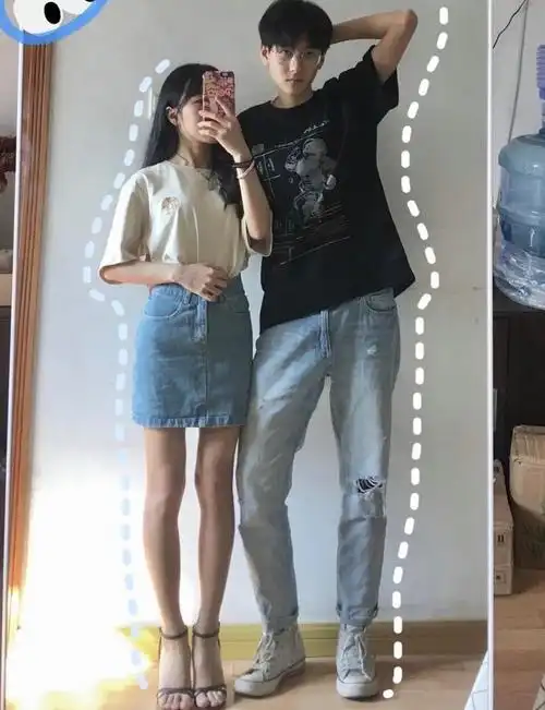 自称身高158的但被路人拍看上去却很小矮人的哥和自称身高145但自拍看