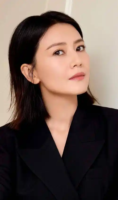 高圆圆 2023年05月04日 精美图集_气质_黑色_黑衣