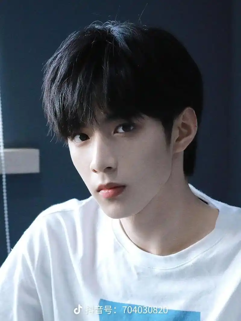 明年你17,我13#刘耀文 @7615初盼0612 @@那有一朵 - 抖音