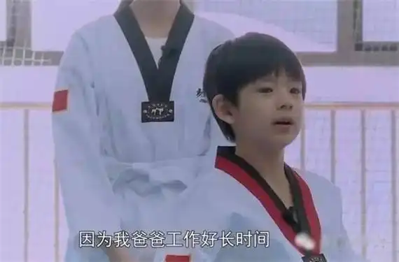 董洁孩子像梁朝伟吗 顶顶梁朝伟对比照片