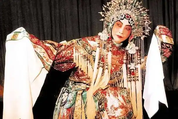 福芝芳:婚后14年生9子,身怀六甲逼退孟小冬,算尽心思却疲惫_梅兰芳