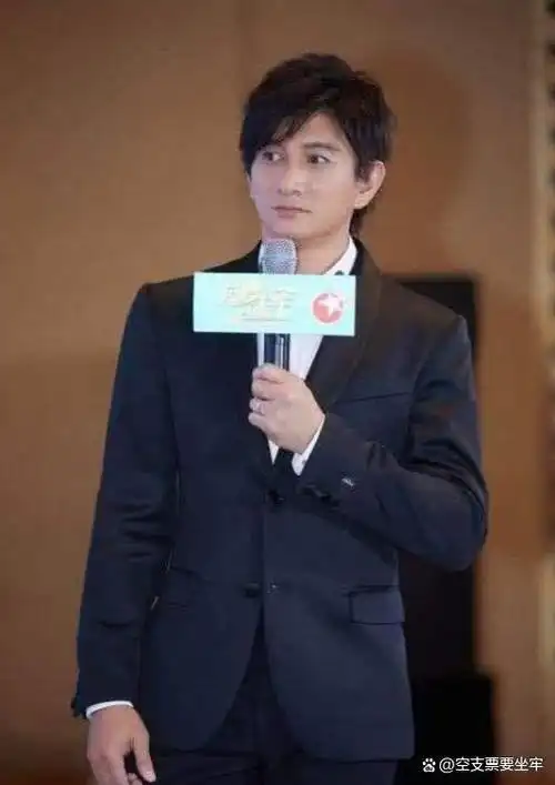 胖成"成龙"的吴奇隆,年轻时有多风光?直言:奥运会教练被我打