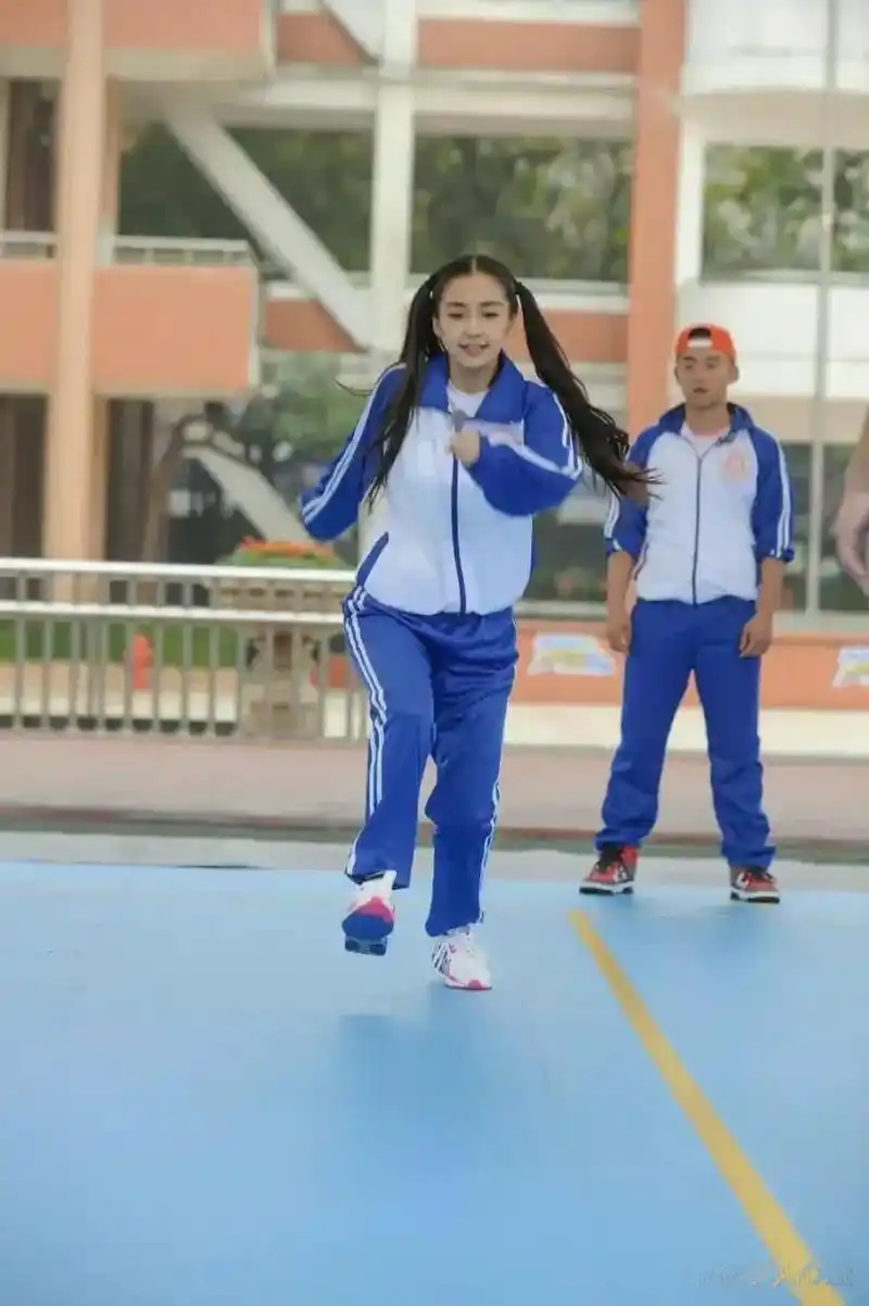 杨颖双马尾运动服