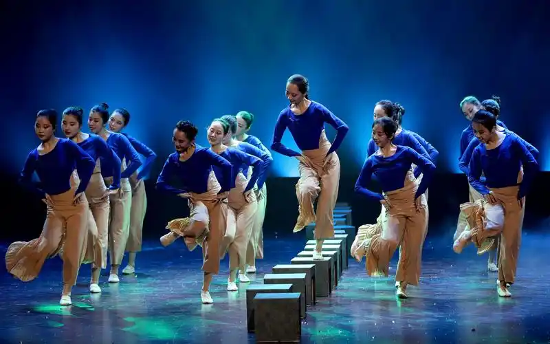 【南京大学舞蹈团】"与梦为舞"专场演出——第一篇