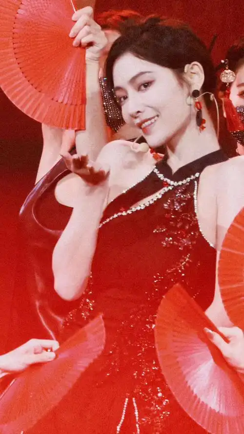 许佳琪着迷舞台饭拍##许佳琪着迷扇子舞