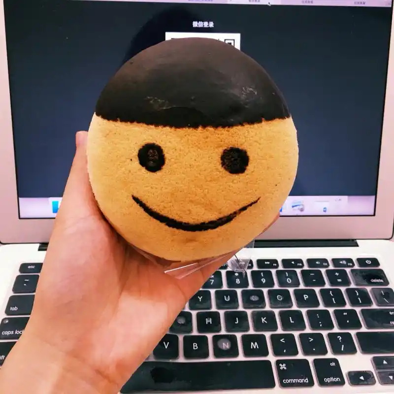 90后的回忆食品笑脸面包