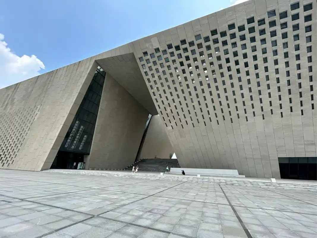 打卡郑州美术馆新馆