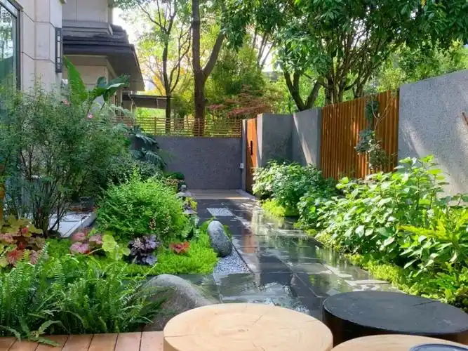 一桌一椅,一花一树,自己设计打造一个花园,如果感觉文章对您有帮助,请