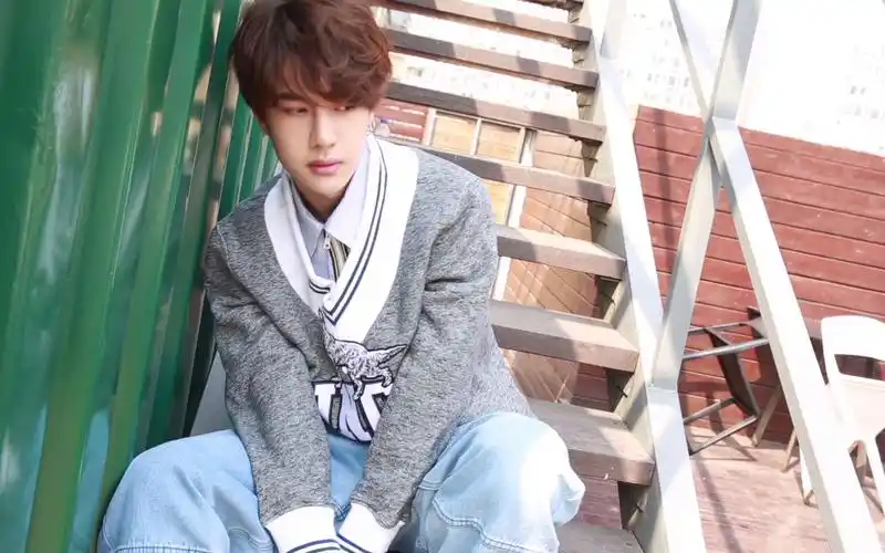 【王一博】2017 香蕉街拍 花絮 6r5a9342-9355【4k】_哔哩哔哩_bili