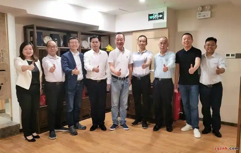 王非 张涛雷)交流会伊始,由棱镜空间董事长张博主讲机器视觉行业现状