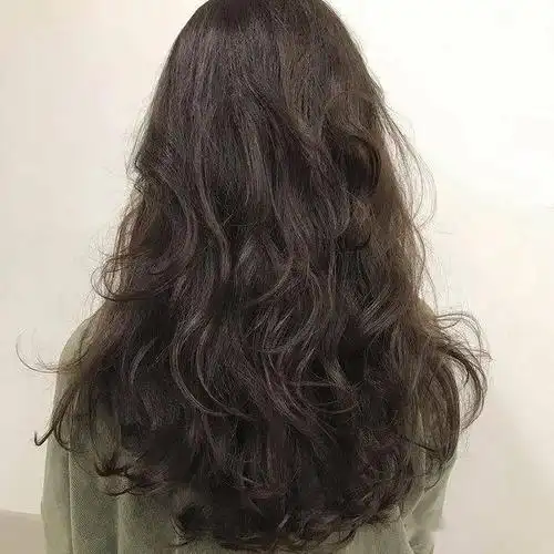 今年很流行的烫发发型,减龄显年轻_手机搜狐网