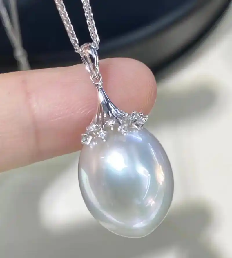 18k金钻石澳白珍珠吊坠13165