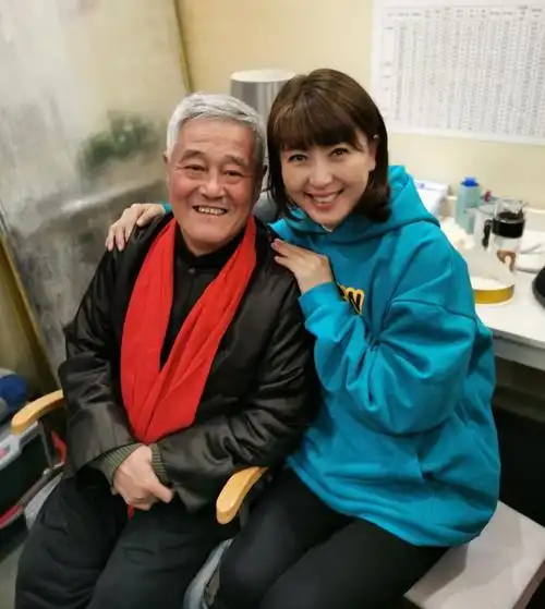 闫学晶现任丈夫马东明照片(闫学晶的现任丈夫马明东的照片) - 武陵