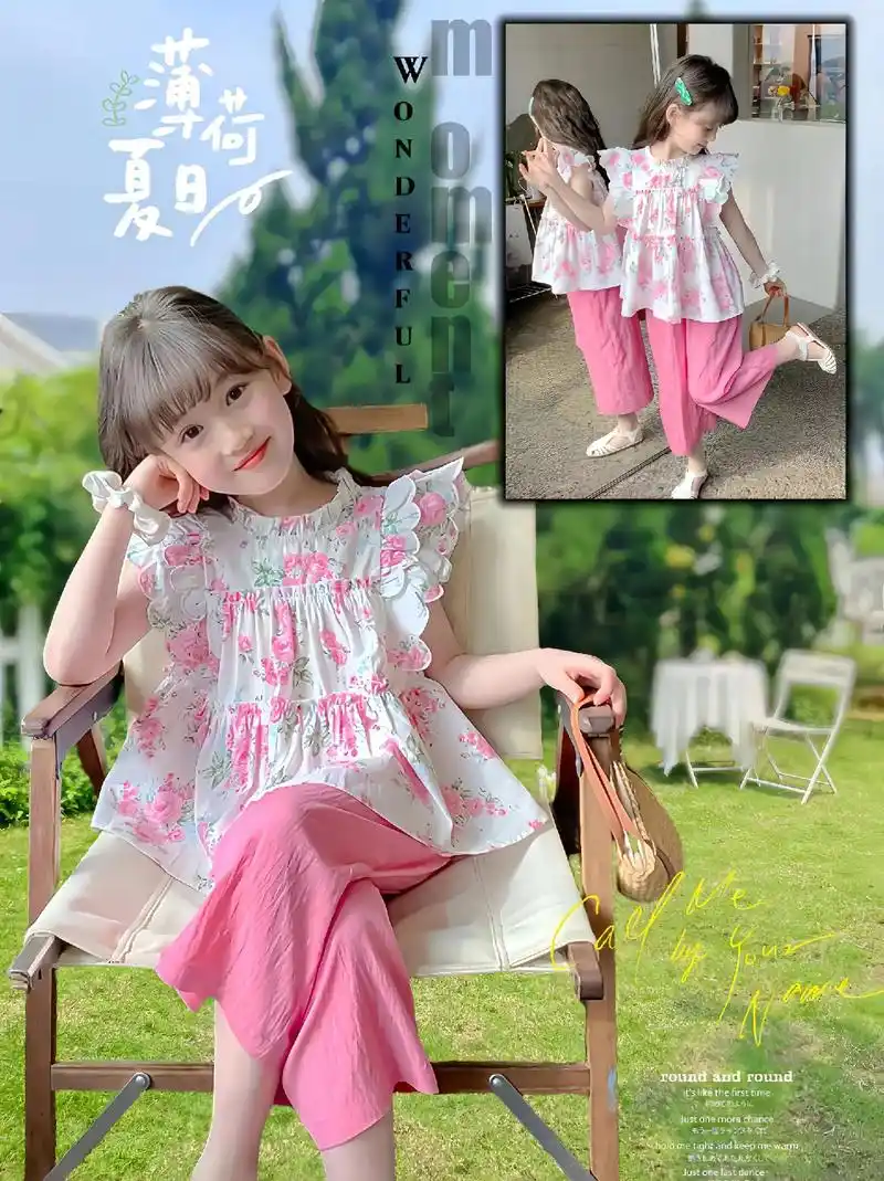 宝妈们,女童碎花套装来喽~~韩版设计,休闲又洋气,小飞袖更是俏皮可爱.