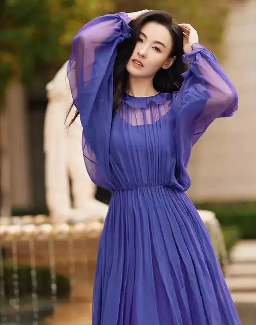 43岁张柏芝曲线优雅身姿曼妙逆长生还是那么漂亮迷人