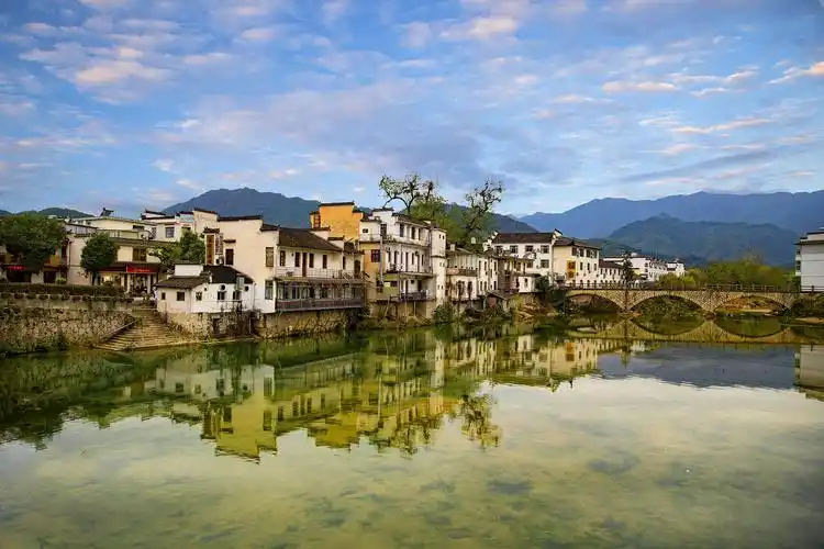 中国画里乡村实至名归宏村文旅业应该如何发展