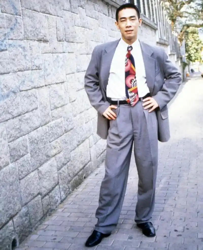 年轻时的陈小春,真的是帅气十足!