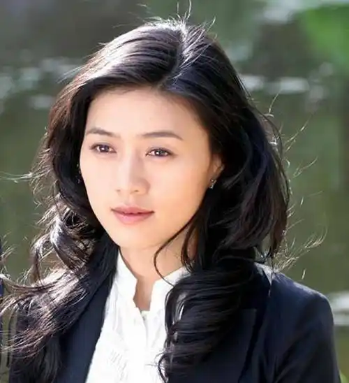 亿万富豪徐明44岁病死狱中,留下130亿,演员妻子田海蓉